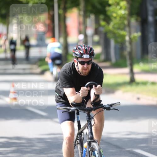 10.08.2025 - GEWOBA Citytriathlon Bremen Yannick Fuchs http://msf.ph/oto/8565154 10.08.2025 14:46:06 Radfahren 61, 182, 269, 363, 404, 422 meine-sportfotos.de