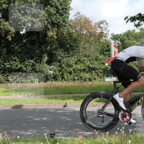 10.08.2025 - GEWOBA Citytriathlon Bremen Yannick Fuchs http://msf.ph/oto/8565168 10.08.2025 12:01:07 Radfahren 579 meine-sportfotos.de