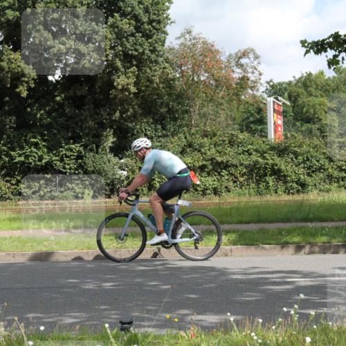 10.08.2025 - GEWOBA Citytriathlon Bremen Yannick Fuchs http://msf.ph/oto/8565181 10.08.2025 12:01:11 Radfahren 579 meine-sportfotos.de