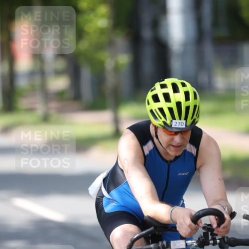 10.08.2025 - GEWOBA Citytriathlon Bremen Yannick Fuchs http://msf.ph/oto/8565194 10.08.2025 14:46:25 Radfahren 270, 358, 422, 499 meine-sportfotos.de