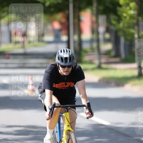10.08.2025 - GEWOBA Citytriathlon Bremen Yannick Fuchs http://msf.ph/oto/8565205 10.08.2025 14:46:34 Radfahren 270, 358, 406 meine-sportfotos.de