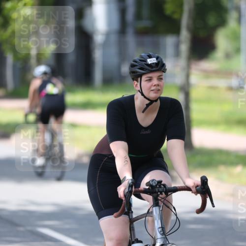 10.08.2025 - GEWOBA Citytriathlon Bremen Yannick Fuchs http://msf.ph/oto/8565219 10.08.2025 14:46:48 Radfahren 128, 158, 320, 396, 406 meine-sportfotos.de