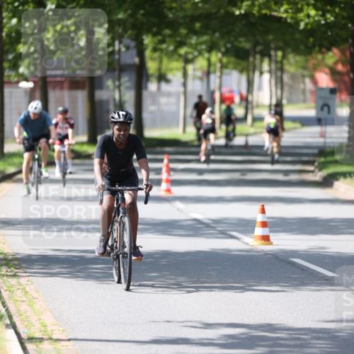 10.08.2025 - GEWOBA Citytriathlon Bremen Yannick Fuchs http://msf.ph/oto/8565229 10.08.2025 14:46:53 Radfahren 128, 140, 158, 320, 396 meine-sportfotos.de