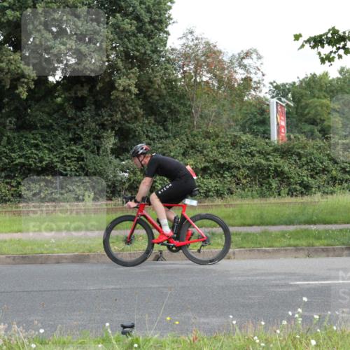 10.08.2025 - GEWOBA Citytriathlon Bremen Yannick Fuchs http://msf.ph/oto/8565239 10.08.2025 12:02:22 Radfahren 584, 844 meine-sportfotos.de