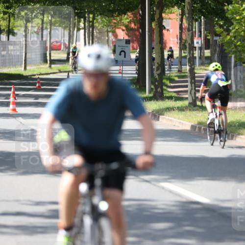 10.08.2025 - GEWOBA Citytriathlon Bremen Yannick Fuchs http://msf.ph/oto/8565243 10.08.2025 14:46:59 Radfahren 128, 140, 158, 320, 396 meine-sportfotos.de