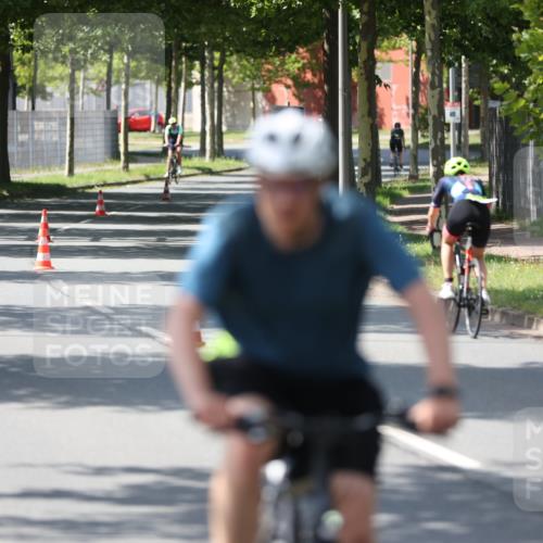 10.08.2025 - GEWOBA Citytriathlon Bremen Yannick Fuchs http://msf.ph/oto/8565245 10.08.2025 14:46:59 Radfahren 128, 140, 158, 320, 396 meine-sportfotos.de