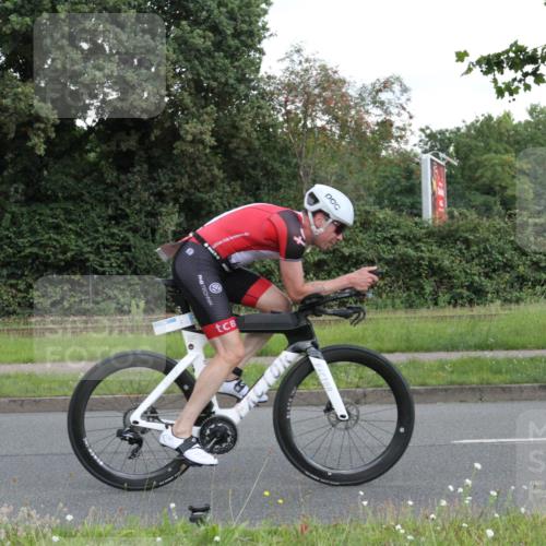 10.08.2025 - GEWOBA Citytriathlon Bremen Yannick Fuchs http://msf.ph/oto/8565246 10.08.2025 12:02:47 Radfahren 566, 637 meine-sportfotos.de