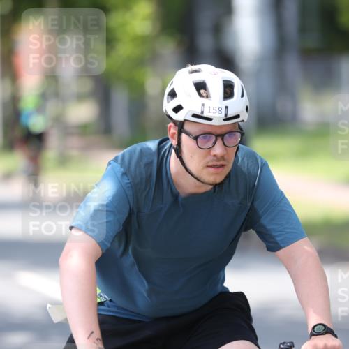 10.08.2025 - GEWOBA Citytriathlon Bremen Yannick Fuchs http://msf.ph/oto/8565247 10.08.2025 14:46:59 Radfahren 128, 140, 158, 320, 396 meine-sportfotos.de