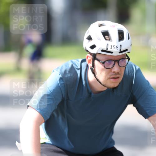 10.08.2025 - GEWOBA Citytriathlon Bremen Yannick Fuchs http://msf.ph/oto/8565248 10.08.2025 14:47:00 Radfahren 128, 140, 158, 220, 320, 396 meine-sportfotos.de