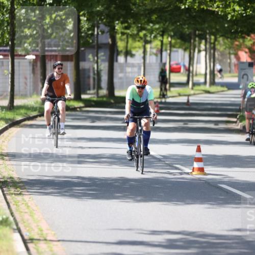 10.08.2025 - GEWOBA Citytriathlon Bremen Yannick Fuchs http://msf.ph/oto/8565250 10.08.2025 14:47:01 Radfahren 128, 140, 158, 220, 320, 396 meine-sportfotos.de