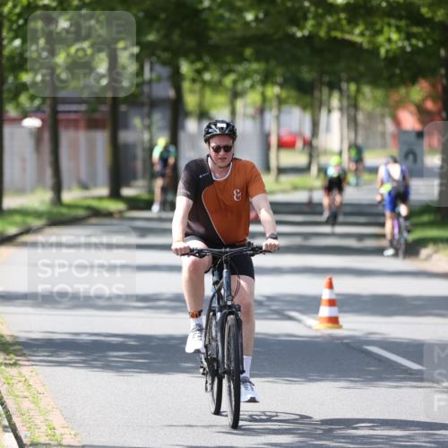 10.08.2025 - GEWOBA Citytriathlon Bremen Yannick Fuchs http://msf.ph/oto/8565261 10.08.2025 14:47:04 Radfahren 128, 140, 158, 220, 320 meine-sportfotos.de