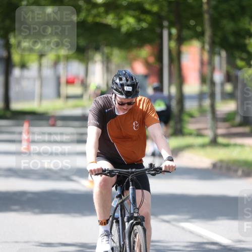 10.08.2025 - GEWOBA Citytriathlon Bremen Yannick Fuchs http://msf.ph/oto/8565265 10.08.2025 14:47:05 Radfahren 128, 140, 220, 320 meine-sportfotos.de