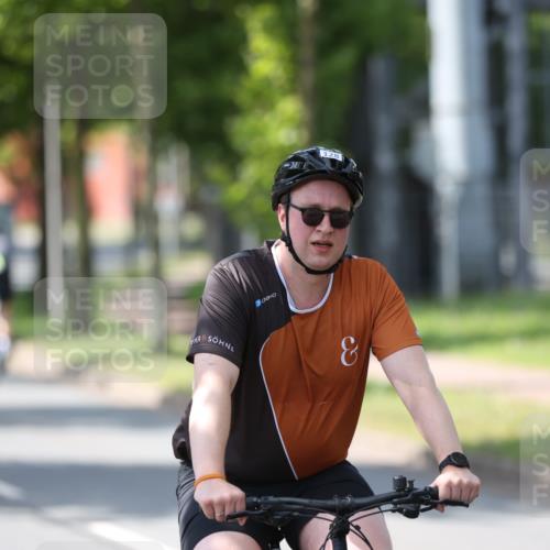 10.08.2025 - GEWOBA Citytriathlon Bremen Yannick Fuchs http://msf.ph/oto/8565270 10.08.2025 14:47:05 Radfahren 128, 140, 220, 320 meine-sportfotos.de