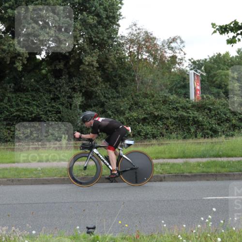 10.08.2025 - GEWOBA Citytriathlon Bremen Yannick Fuchs http://msf.ph/oto/8565271 10.08.2025 12:03:13 Radfahren 556, 739 meine-sportfotos.de