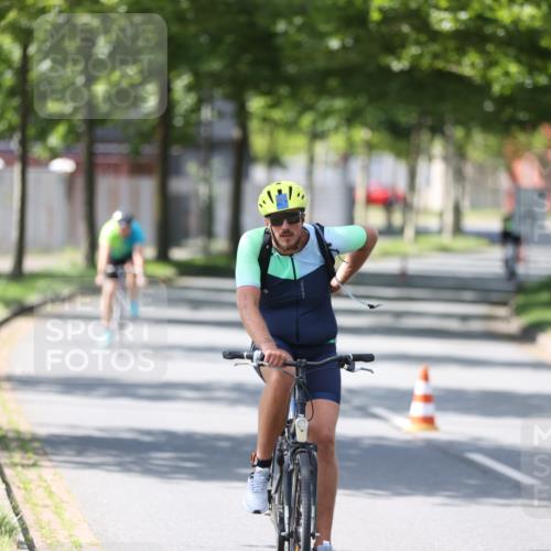 10.08.2025 - GEWOBA Citytriathlon Bremen Yannick Fuchs http://msf.ph/oto/8565279 10.08.2025 14:47:14 Radfahren 140, 220 meine-sportfotos.de
