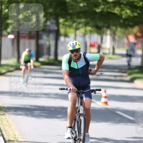 10.08.2025 - GEWOBA Citytriathlon Bremen Yannick Fuchs http://msf.ph/oto/8565281 10.08.2025 14:47:14 Radfahren 140, 220 meine-sportfotos.de