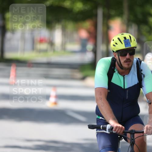 10.08.2025 - GEWOBA Citytriathlon Bremen Yannick Fuchs http://msf.ph/oto/8565286 10.08.2025 14:47:15 Radfahren 140, 220 meine-sportfotos.de