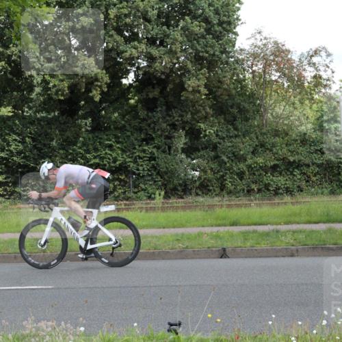 10.08.2025 - GEWOBA Citytriathlon Bremen Yannick Fuchs http://msf.ph/oto/8565287 10.08.2025 12:03:38 Radfahren 639, 662 meine-sportfotos.de