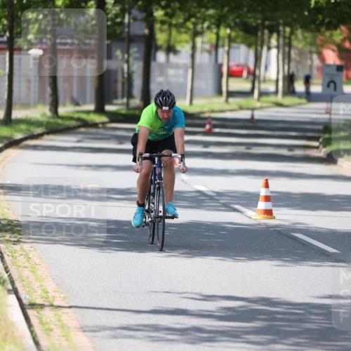 10.08.2025 - GEWOBA Citytriathlon Bremen Yannick Fuchs http://msf.ph/oto/8565288 10.08.2025 14:47:16 Radfahren 140, 220 meine-sportfotos.de