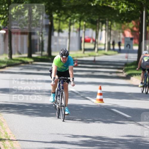 10.08.2025 - GEWOBA Citytriathlon Bremen Yannick Fuchs http://msf.ph/oto/8565289 10.08.2025 14:47:16 Radfahren 140, 220 meine-sportfotos.de
