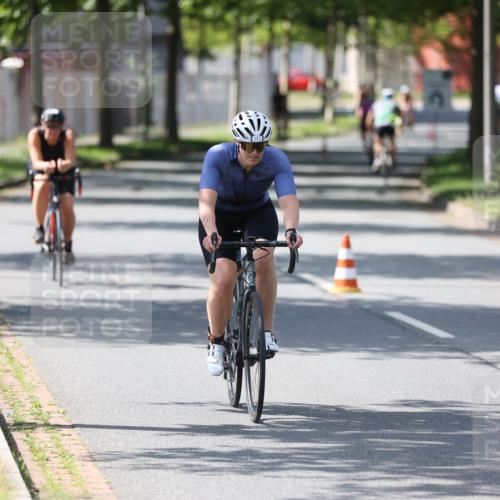 10.08.2025 - GEWOBA Citytriathlon Bremen Yannick Fuchs http://msf.ph/oto/8565298 10.08.2025 14:47:32 Radfahren 367, 382, 448, 467, 483 meine-sportfotos.de