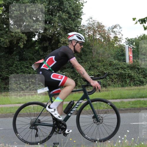 10.08.2025 - GEWOBA Citytriathlon Bremen Yannick Fuchs http://msf.ph/oto/8565305 10.08.2025 12:03:56 Radfahren 563, 565, 570, 599, 631, 639, 662, 665 meine-sportfotos.de
