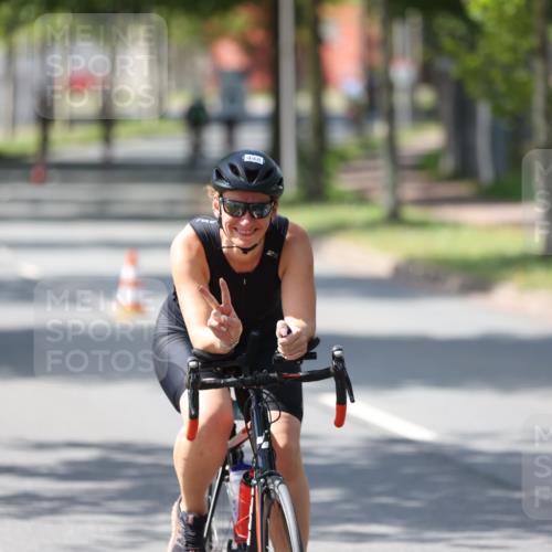 10.08.2025 - GEWOBA Citytriathlon Bremen Yannick Fuchs http://msf.ph/oto/8565306 10.08.2025 14:47:35 Radfahren 367, 382, 448, 467, 483 meine-sportfotos.de