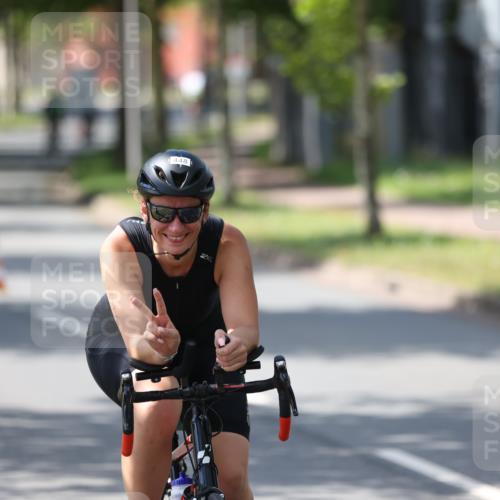 10.08.2025 - GEWOBA Citytriathlon Bremen Yannick Fuchs http://msf.ph/oto/8565308 10.08.2025 14:47:35 Radfahren 367, 382, 448, 467, 483 meine-sportfotos.de