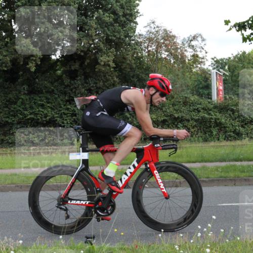10.08.2025 - GEWOBA Citytriathlon Bremen Yannick Fuchs http://msf.ph/oto/8565312 10.08.2025 12:04:00 Radfahren 563, 565, 570, 599, 631, 665 meine-sportfotos.de