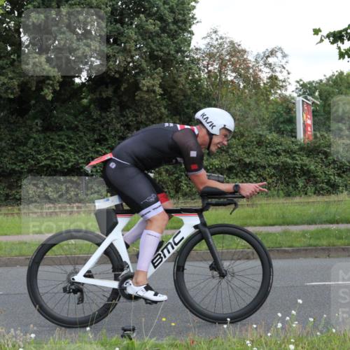10.08.2025 - GEWOBA Citytriathlon Bremen Yannick Fuchs http://msf.ph/oto/8565318 10.08.2025 12:04:02 Radfahren 563, 565, 570, 599, 631, 665 meine-sportfotos.de