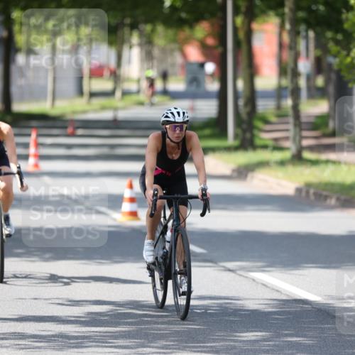 10.08.2025 - GEWOBA Citytriathlon Bremen Yannick Fuchs http://msf.ph/oto/8565320 10.08.2025 14:47:44 Radfahren 367, 382, 418, 448, 467, 483 meine-sportfotos.de