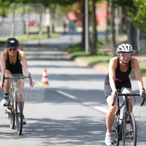 10.08.2025 - GEWOBA Citytriathlon Bremen Yannick Fuchs http://msf.ph/oto/8565326 10.08.2025 14:47:45 Radfahren 382, 418, 448, 467, 483 meine-sportfotos.de
