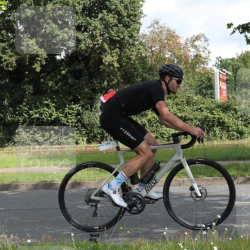 10.08.2025 - GEWOBA Citytriathlon Bremen Yannick Fuchs http://msf.ph/oto/8565341 10.08.2025 12:04:34 Radfahren 572, 719, 734 meine-sportfotos.de