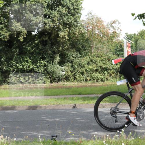 10.08.2025 - GEWOBA Citytriathlon Bremen Yannick Fuchs http://msf.ph/oto/8565344 10.08.2025 12:04:46 Radfahren 618, 734, 761 meine-sportfotos.de