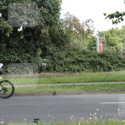 10.08.2025 - GEWOBA Citytriathlon Bremen Yannick Fuchs http://msf.ph/oto/8565349 10.08.2025 12:05:02 Radfahren 618, 690, 701 meine-sportfotos.de