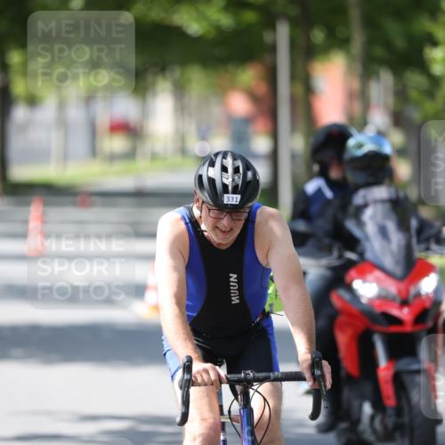 10.08.2025 - GEWOBA Citytriathlon Bremen Yannick Fuchs http://msf.ph/oto/8565360 10.08.2025 14:48:05 Radfahren 22, 196, 331, 350, 418, 447 meine-sportfotos.de