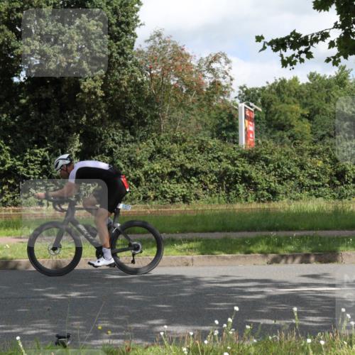 10.08.2025 - GEWOBA Citytriathlon Bremen Yannick Fuchs http://msf.ph/oto/8565364 10.08.2025 12:05:37 Radfahren 606 meine-sportfotos.de