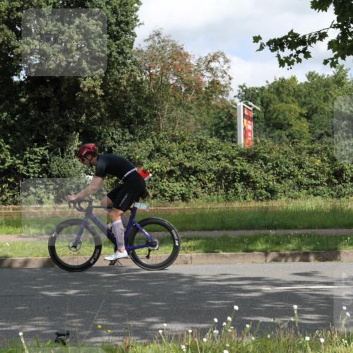 10.08.2025 - GEWOBA Citytriathlon Bremen Yannick Fuchs http://msf.ph/oto/8565369 10.08.2025 12:05:40 Radfahren 1027 meine-sportfotos.de