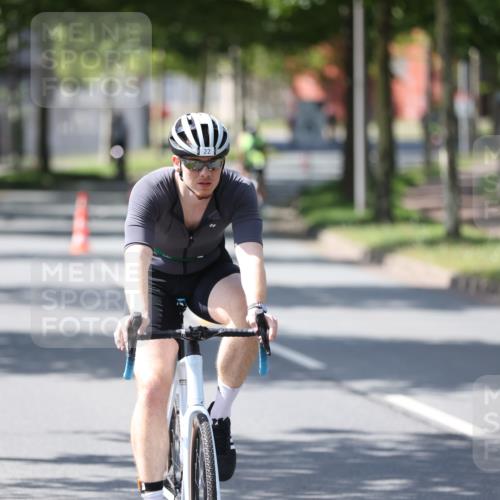 10.08.2025 - GEWOBA Citytriathlon Bremen Yannick Fuchs http://msf.ph/oto/8565378 10.08.2025 14:48:10 Radfahren 22, 196, 331, 350, 447 meine-sportfotos.de