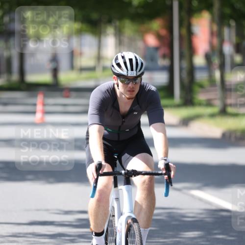 10.08.2025 - GEWOBA Citytriathlon Bremen Yannick Fuchs http://msf.ph/oto/8565379 10.08.2025 14:48:10 Radfahren 22, 196, 331, 350, 447 meine-sportfotos.de
