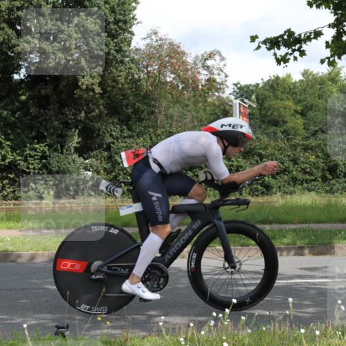 10.08.2025 - GEWOBA Citytriathlon Bremen Yannick Fuchs http://msf.ph/oto/8565390 10.08.2025 12:06:11 Radfahren 554, 614, 729 meine-sportfotos.de