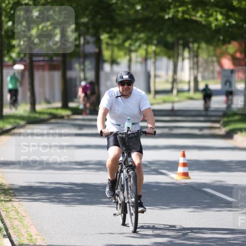 10.08.2025 - GEWOBA Citytriathlon Bremen Yannick Fuchs http://msf.ph/oto/8565391 10.08.2025 14:48:19 Radfahren 189, 196, 350, 447, 457 meine-sportfotos.de