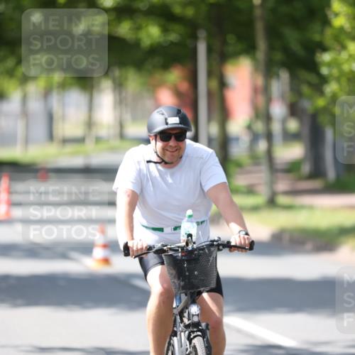 10.08.2025 - GEWOBA Citytriathlon Bremen Yannick Fuchs http://msf.ph/oto/8565396 10.08.2025 14:48:20 Radfahren 189, 196, 350, 447, 457 meine-sportfotos.de