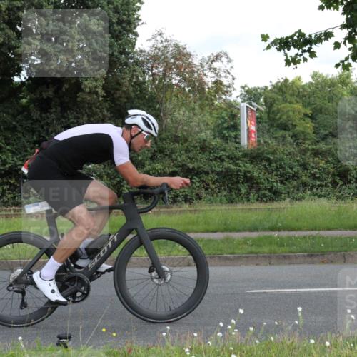 10.08.2025 - GEWOBA Citytriathlon Bremen Yannick Fuchs http://msf.ph/oto/8565407 10.08.2025 12:06:29 Radfahren 580, 614, 634, 658, 714 meine-sportfotos.de