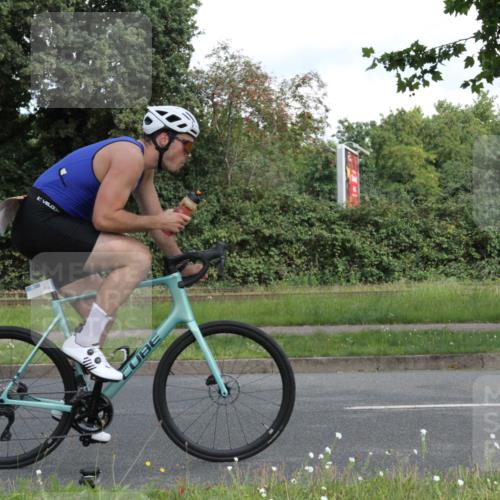 10.08.2025 - GEWOBA Citytriathlon Bremen Yannick Fuchs http://msf.ph/oto/8565412 10.08.2025 12:06:33 Radfahren 580, 613, 614, 634, 658, 714 meine-sportfotos.de
