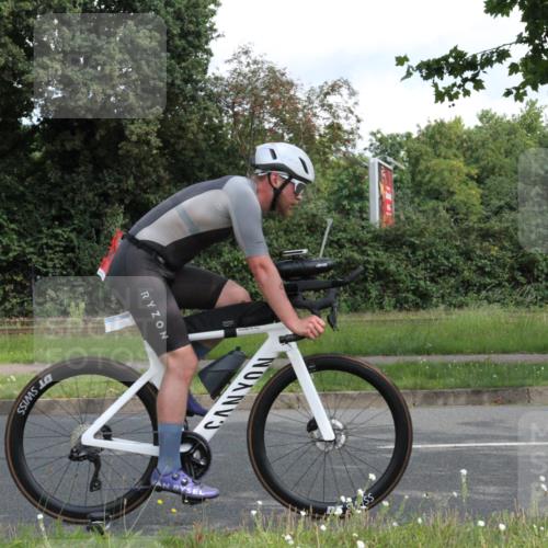 10.08.2025 - GEWOBA Citytriathlon Bremen Yannick Fuchs http://msf.ph/oto/8565414 10.08.2025 12:06:36 Radfahren 580, 613, 634, 658, 714 meine-sportfotos.de