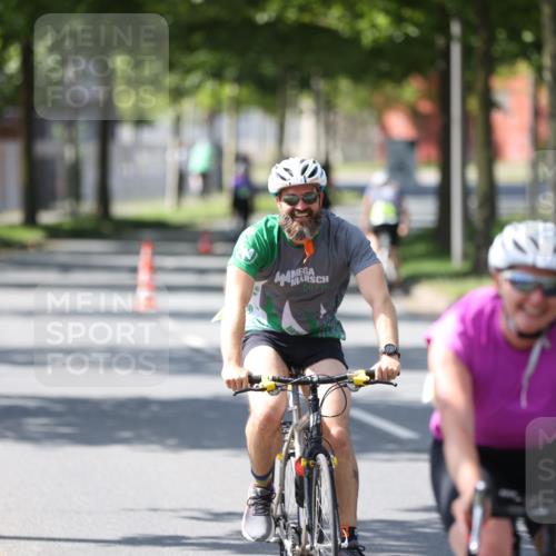 10.08.2025 - GEWOBA Citytriathlon Bremen Yannick Fuchs http://msf.ph/oto/8565415 10.08.2025 14:48:28 Radfahren 189, 196, 457 meine-sportfotos.de