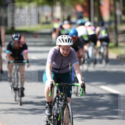 10.08.2025 - GEWOBA Citytriathlon Bremen Yannick Fuchs http://msf.ph/oto/8565439 10.08.2025 14:48:47 Radfahren 179, 181, 276, 365, 389, 426, 487 meine-sportfotos.de