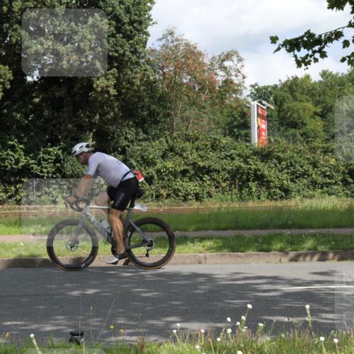 10.08.2025 - GEWOBA Citytriathlon Bremen Yannick Fuchs http://msf.ph/oto/8565445 10.08.2025 12:06:55 Radfahren 613 meine-sportfotos.de