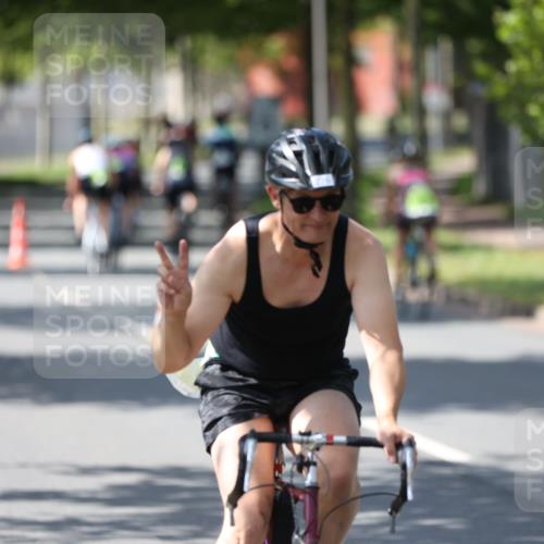 10.08.2025 - GEWOBA Citytriathlon Bremen Yannick Fuchs http://msf.ph/oto/8565451 10.08.2025 14:48:49 Radfahren 179, 181, 276, 365, 389, 426, 487 meine-sportfotos.de
